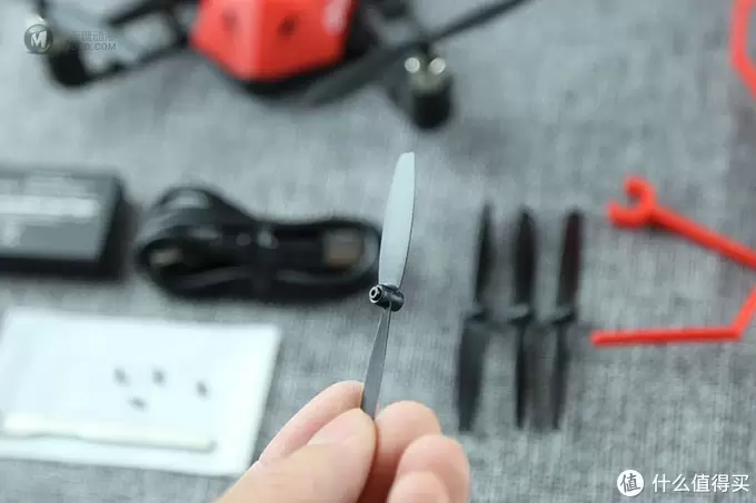 UDrone意念无人机：意念控制已从电影来到现实