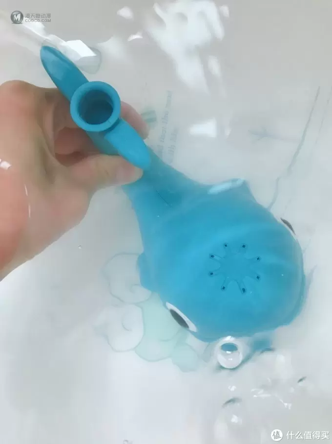 玩具测评：美国yookidoo幼奇多洗澡玩具 喷水鲸鱼 潜水艇花洒