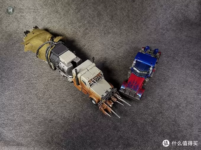 SS系列领袖级油罐车威震天开箱