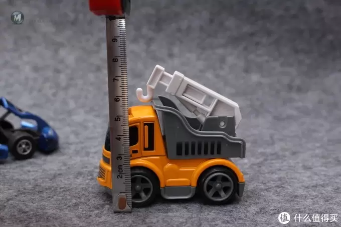 虽然不知名但是很喜欢的两辆玩具小车