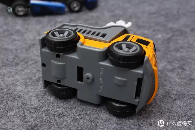 虽然不知名但是很喜欢的两辆玩具小车