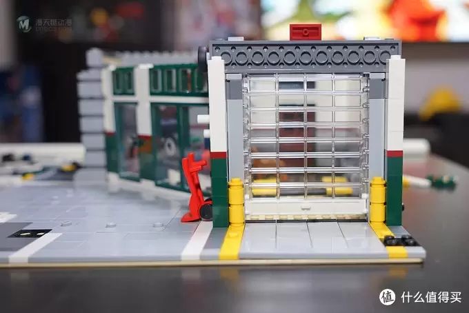 走向怀旧时代的街景——Lego 10264 街角修车厂