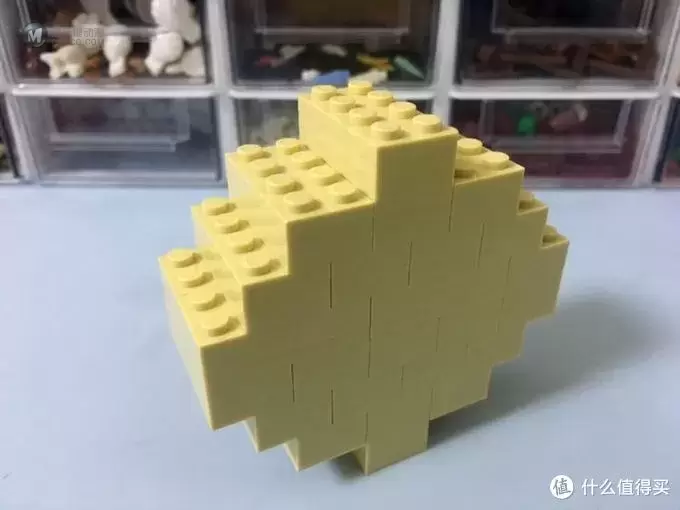 如何快速地在乐高店里装满一大杯Lego