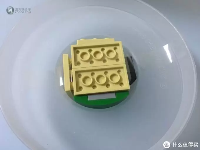 如何快速地在乐高店里装满一大杯Lego