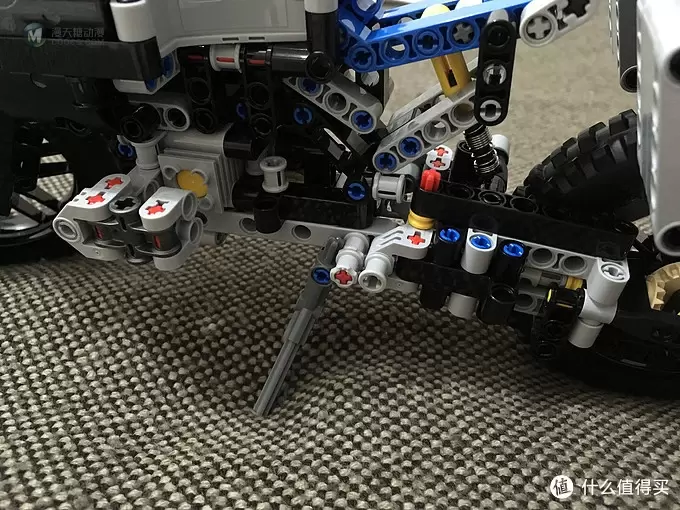 我的LEGO科技系列 篇二：买得起的宝马摩托 — BMW 宝马 42063 R1200 GS 摩托车