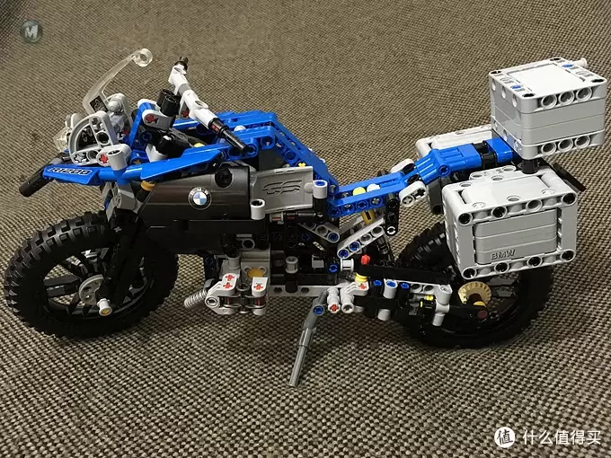 我的LEGO科技系列 篇二：买得起的宝马摩托 — BMW 宝马 42063 R1200 GS 摩托车