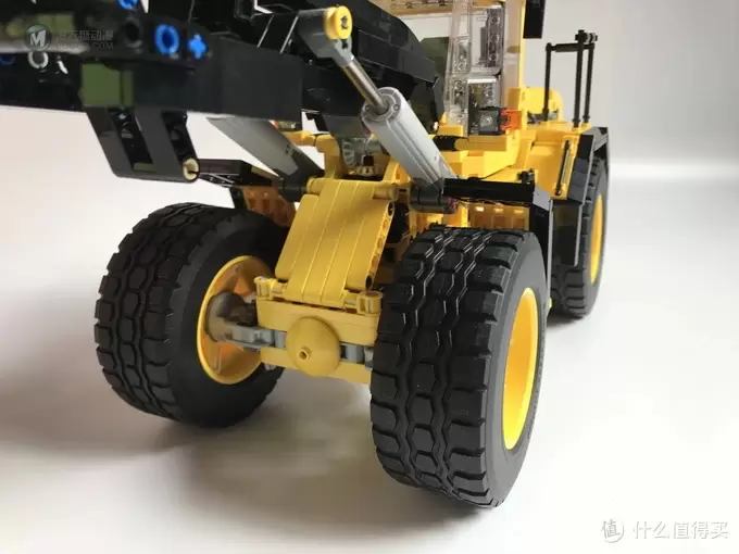 遥控乐高拼拼乐-我不是42030——LEGO 乐高 MOC-3799 VOLVO L250G 轮式装载机