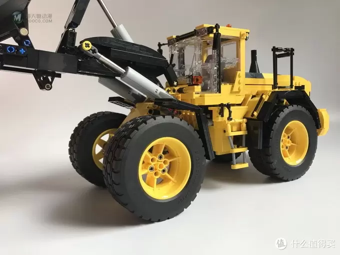 遥控乐高拼拼乐-我不是42030——LEGO 乐高 MOC-3799 VOLVO L250G 轮式装载机