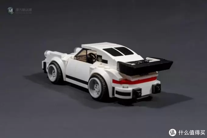 纤细的柔美速度感：乐高赛车系列75895 1974年版 保时捷 911 Turbo 3.0