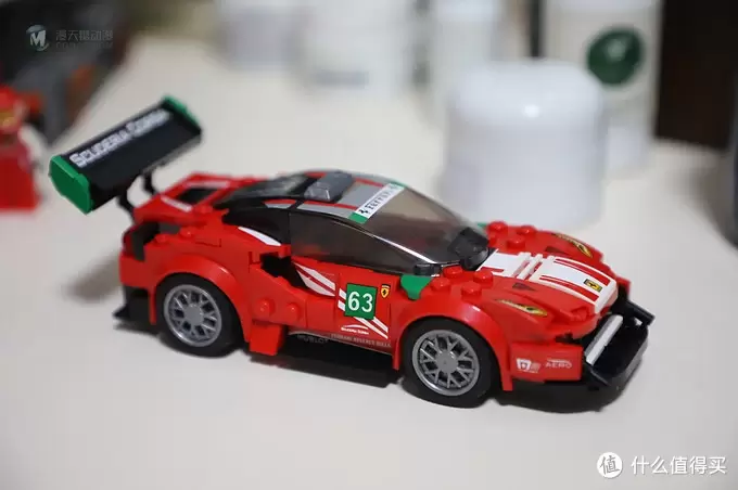 梦の玩具 篇八：LEGO 法拉利 488 GT3 六颗粒冠军赛车也香