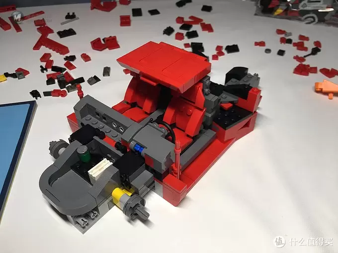 我的LEGO 篇九：还是为了那骚红色的情怀 -- LEGO 10248 F40 迟到的开箱