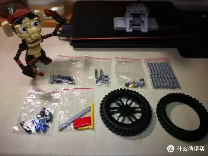 乐高科技组系列 篇一：lego 乐高科技组42063 B模式 BMW概念飞行摩托