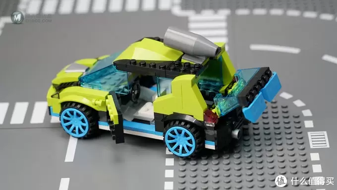 一辆的钱买三辆车？LEGO 乐高 创意百变系列 31074 火箭拉力赛车 双模式展示