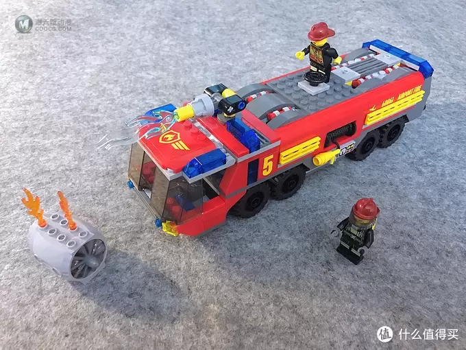 乐高小小追绝日记 篇三：LEGO 乐高 60061 机场消防车