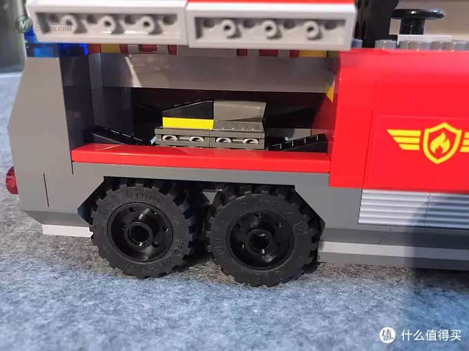 乐高小小追绝日记 篇三：LEGO 乐高 60061 机场消防车