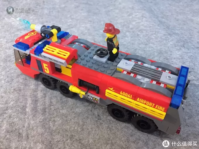 乐高小小追绝日记 篇三：LEGO 乐高 60061 机场消防车