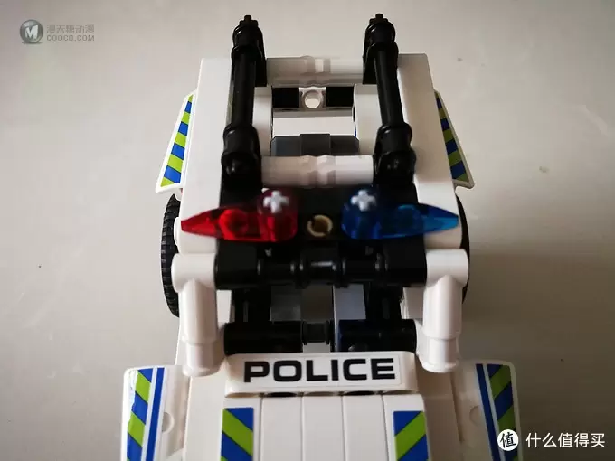 给女儿的生日礼物—LEGO 乐高 42047 警察拦截车 开箱