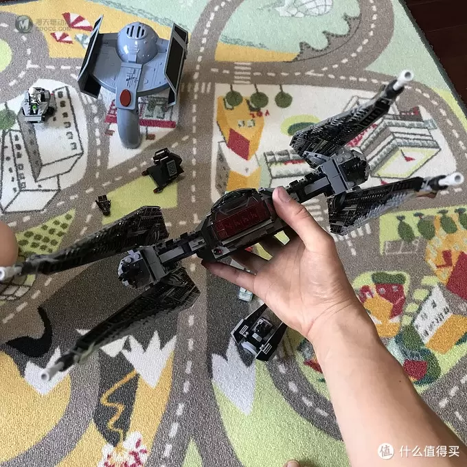 乐高这个大坑 篇五十二：LEGO 75179 凯洛伦的钛战机