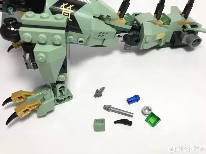 飞龙在天：LEGO 乐高 70612 幻影忍者 Ninjago 绿忍者的飞天机甲神龙