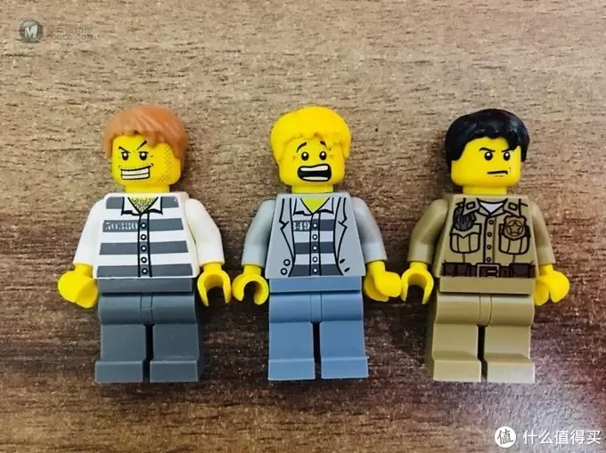 你见过一个新娘和两个新郎的婚礼吗？LEGO 乐高 40165 开箱