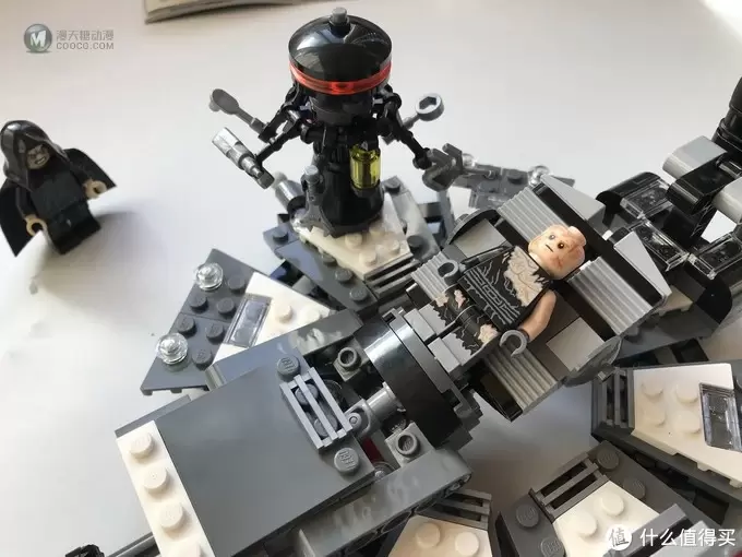 LEGO 乐高 Star Wars 星球大战系列 75183 达斯维达的诞生 开箱