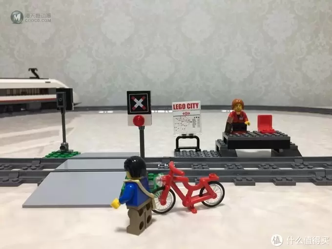 乐高共享积木 篇二：LEGO 乐高 CITY系列 60051 高速客运列车 拼搭