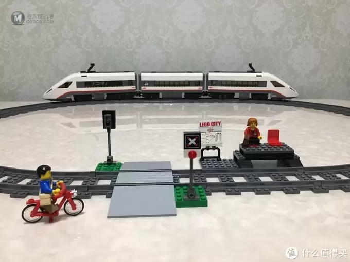 乐高共享积木 篇二：LEGO 乐高 CITY系列 60051 高速客运列车 拼搭