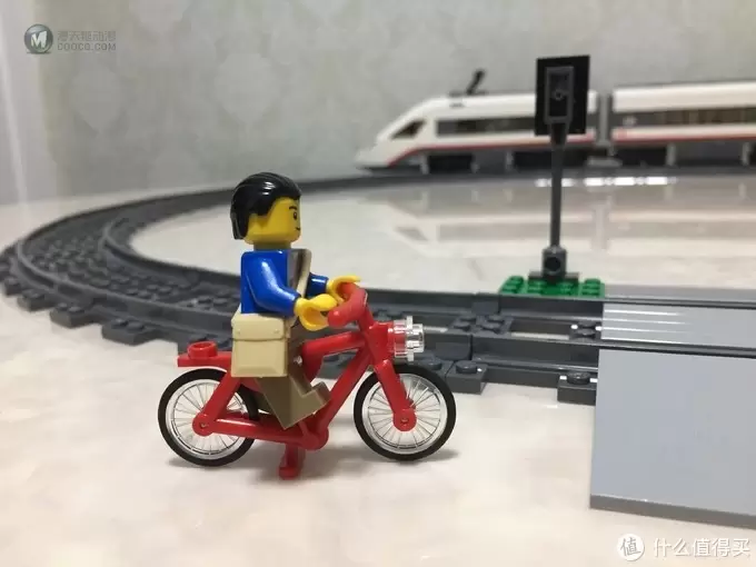 乐高共享积木 篇二：LEGO 乐高 CITY系列 60051 高速客运列车 拼搭