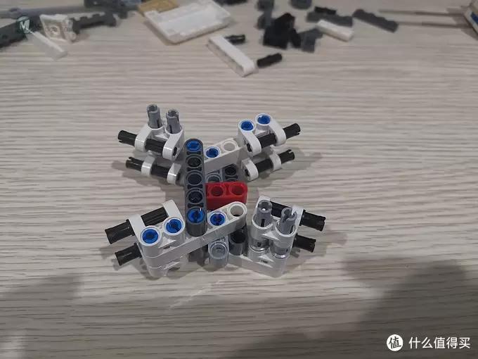 老杨的玩具仓库 篇六十：LEGO 星战系列 75301 卢克·天行者的X翼战机