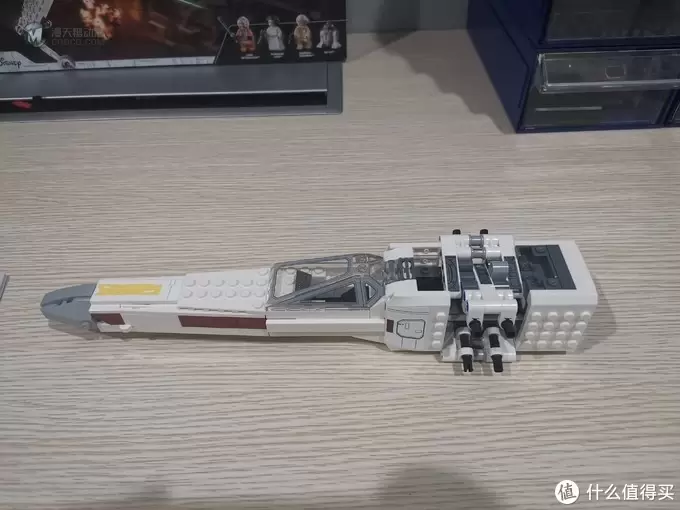 老杨的玩具仓库 篇六十：LEGO 星战系列 75301 卢克·天行者的X翼战机