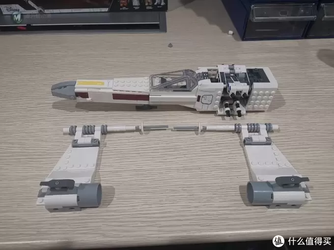 老杨的玩具仓库 篇六十：LEGO 星战系列 75301 卢克·天行者的X翼战机