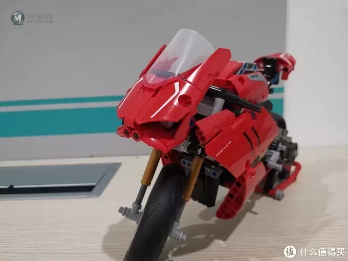 老杨的玩具仓库 篇四十五：LEGO 机械组系列 42107杜卡迪 Panigale V4 R评测