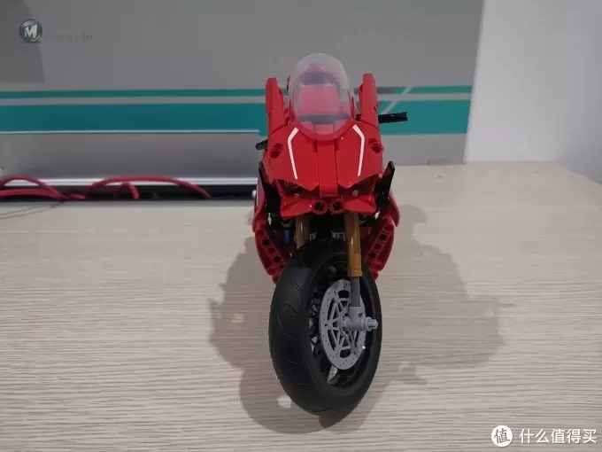 老杨的玩具仓库 篇四十五：LEGO 机械组系列 42107杜卡迪 Panigale V4 R评测