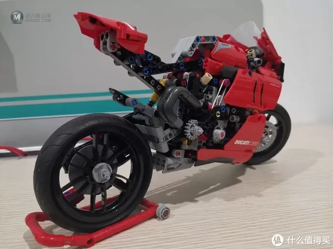 老杨的玩具仓库 篇四十五：LEGO 机械组系列 42107杜卡迪 Panigale V4 R评测