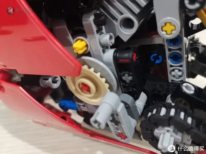 老杨的玩具仓库 篇四十五：LEGO 机械组系列 42107杜卡迪 Panigale V4 R评测