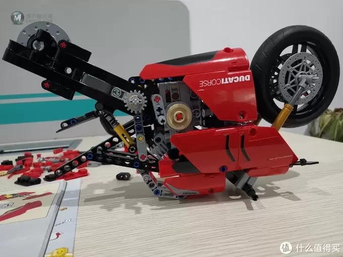 老杨的玩具仓库 篇四十五：LEGO 机械组系列 42107杜卡迪 Panigale V4 R评测