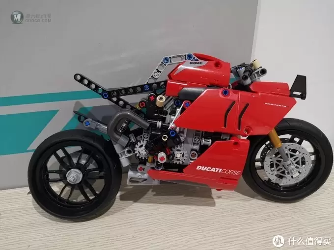 老杨的玩具仓库 篇四十五：LEGO 机械组系列 42107杜卡迪 Panigale V4 R评测