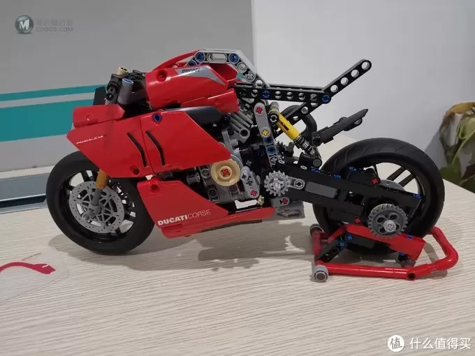 老杨的玩具仓库 篇四十五：LEGO 机械组系列 42107杜卡迪 Panigale V4 R评测