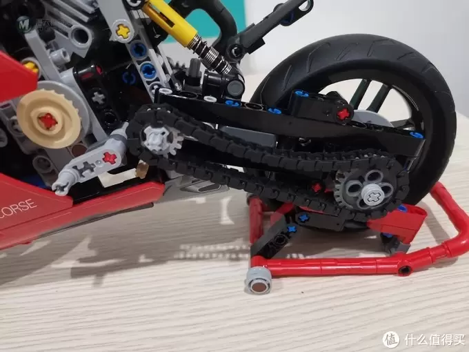 老杨的玩具仓库 篇四十五：LEGO 机械组系列 42107杜卡迪 Panigale V4 R评测