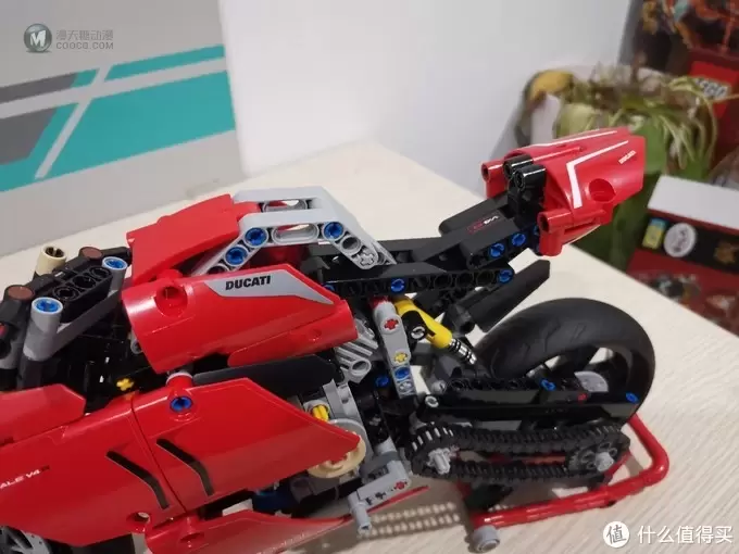 老杨的玩具仓库 篇四十五：LEGO 机械组系列 42107杜卡迪 Panigale V4 R评测