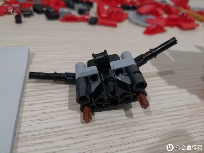 老杨的玩具仓库 篇四十五：LEGO 机械组系列 42107杜卡迪 Panigale V4 R评测