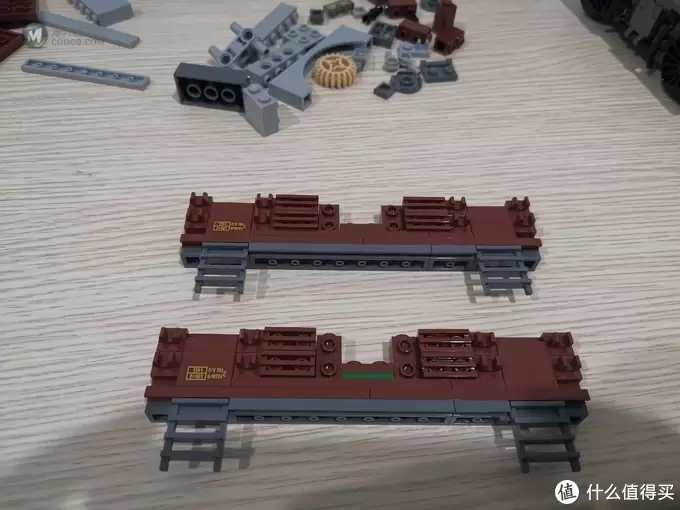 老杨的玩具仓库 篇四十二：LEGO 10277 时隔7年后的收藏级火车头 鳄鱼火车头