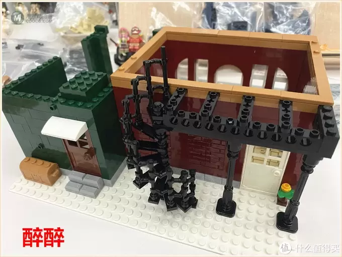 MOC 篇二十八：艺术-可以用积木表达 Fine Arts Shop & Newsagent's-美术商店与报摊