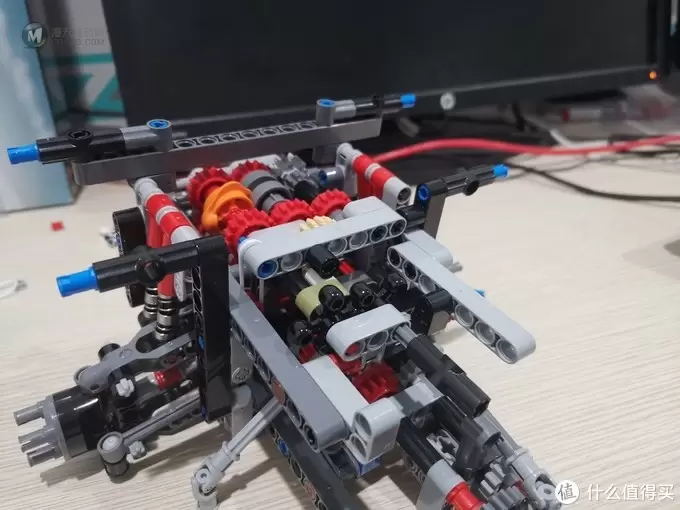 老杨的玩具仓库 篇三十九：LEGO 机械组系列 42110 路虎卫士越野车 评测