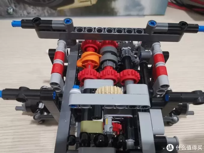 老杨的玩具仓库 篇三十九：LEGO 机械组系列 42110 路虎卫士越野车 评测