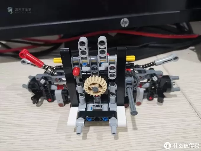 老杨的玩具仓库 篇三十九：LEGO 机械组系列 42110 路虎卫士越野车 评测