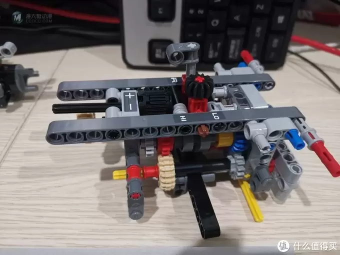 老杨的玩具仓库 篇三十九：LEGO 机械组系列 42110 路虎卫士越野车 评测