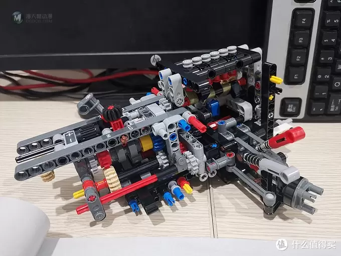 老杨的玩具仓库 篇三十九：LEGO 机械组系列 42110 路虎卫士越野车 评测