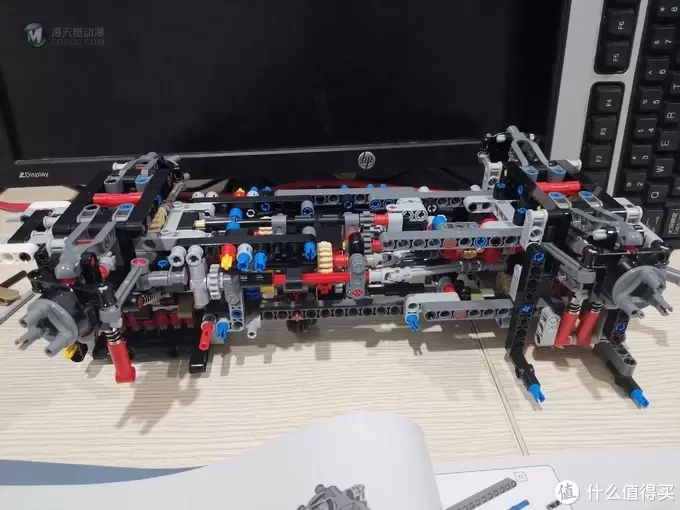 老杨的玩具仓库 篇三十九：LEGO 机械组系列 42110 路虎卫士越野车 评测