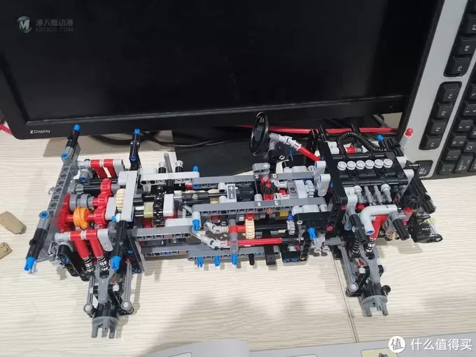 老杨的玩具仓库 篇三十九：LEGO 机械组系列 42110 路虎卫士越野车 评测